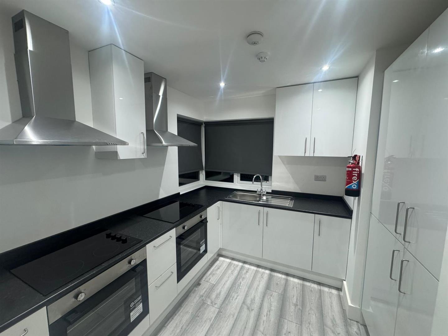 Room The Avenue in Greater London
