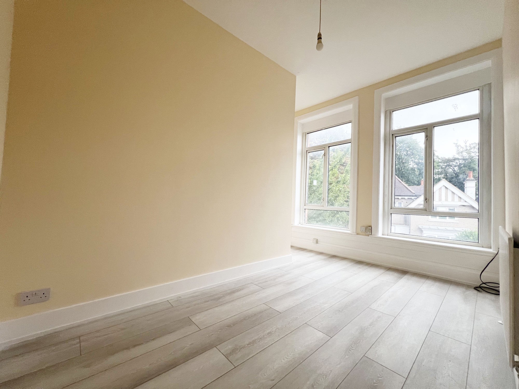 Flat Springbank Road in Greater London