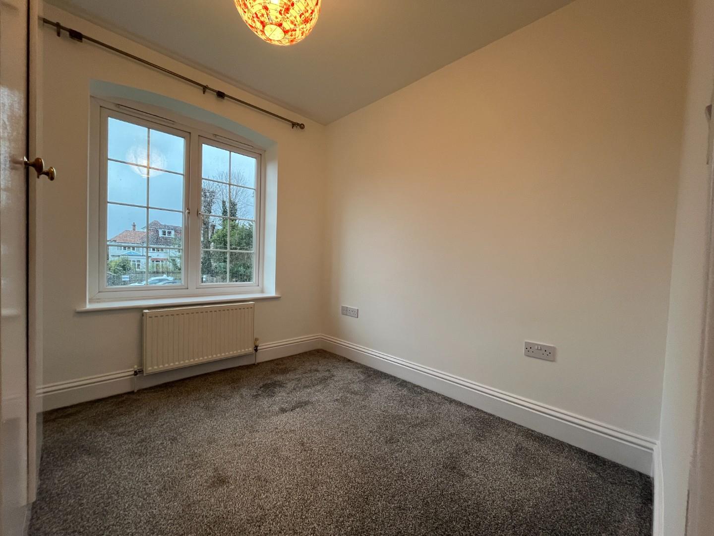 Flat Albion Road in Greater London
