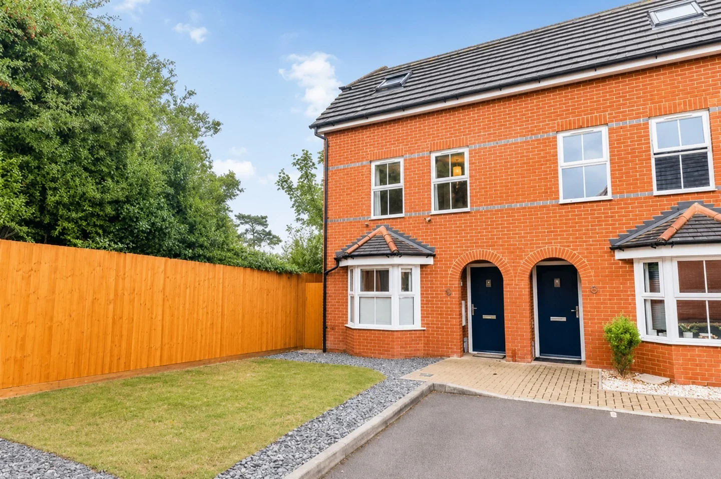 House Dashwood Close in Surrey Heath
