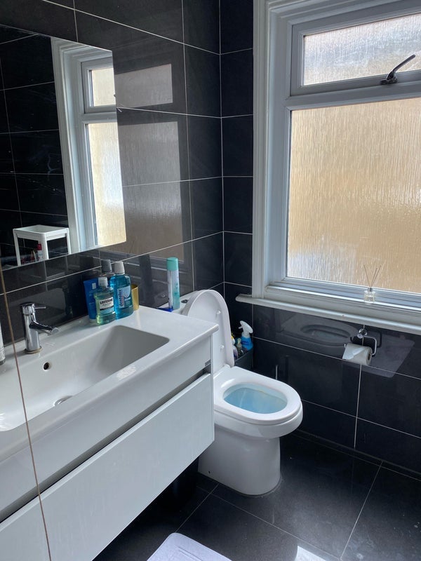 Room Kingwood Road in Greater London