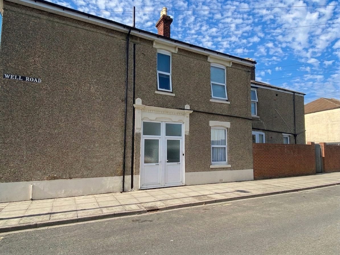 Flat Gladys Avenue in Portsmouth