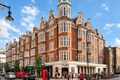 Flat Green Street in City of Westminster