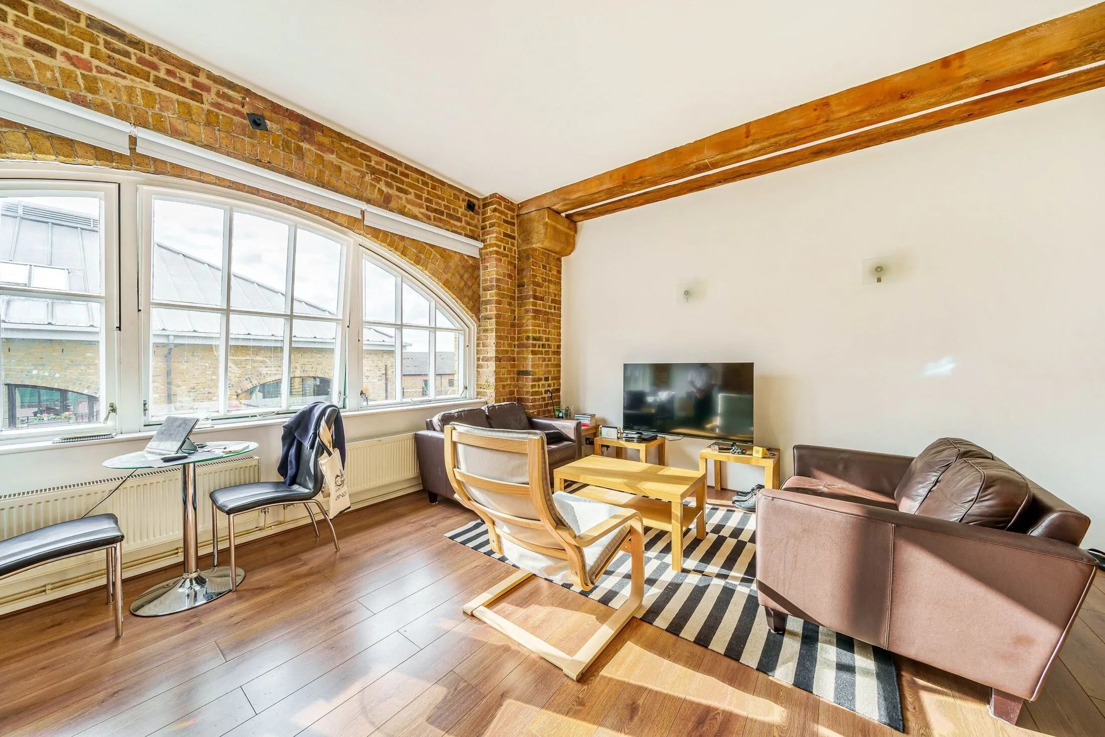 Flat Burrells Wharf Square in Greater London