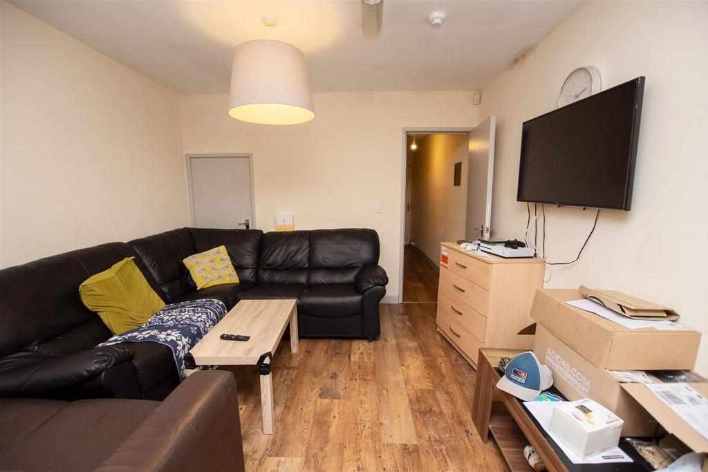 Flat Tiverton Road in Birmingham