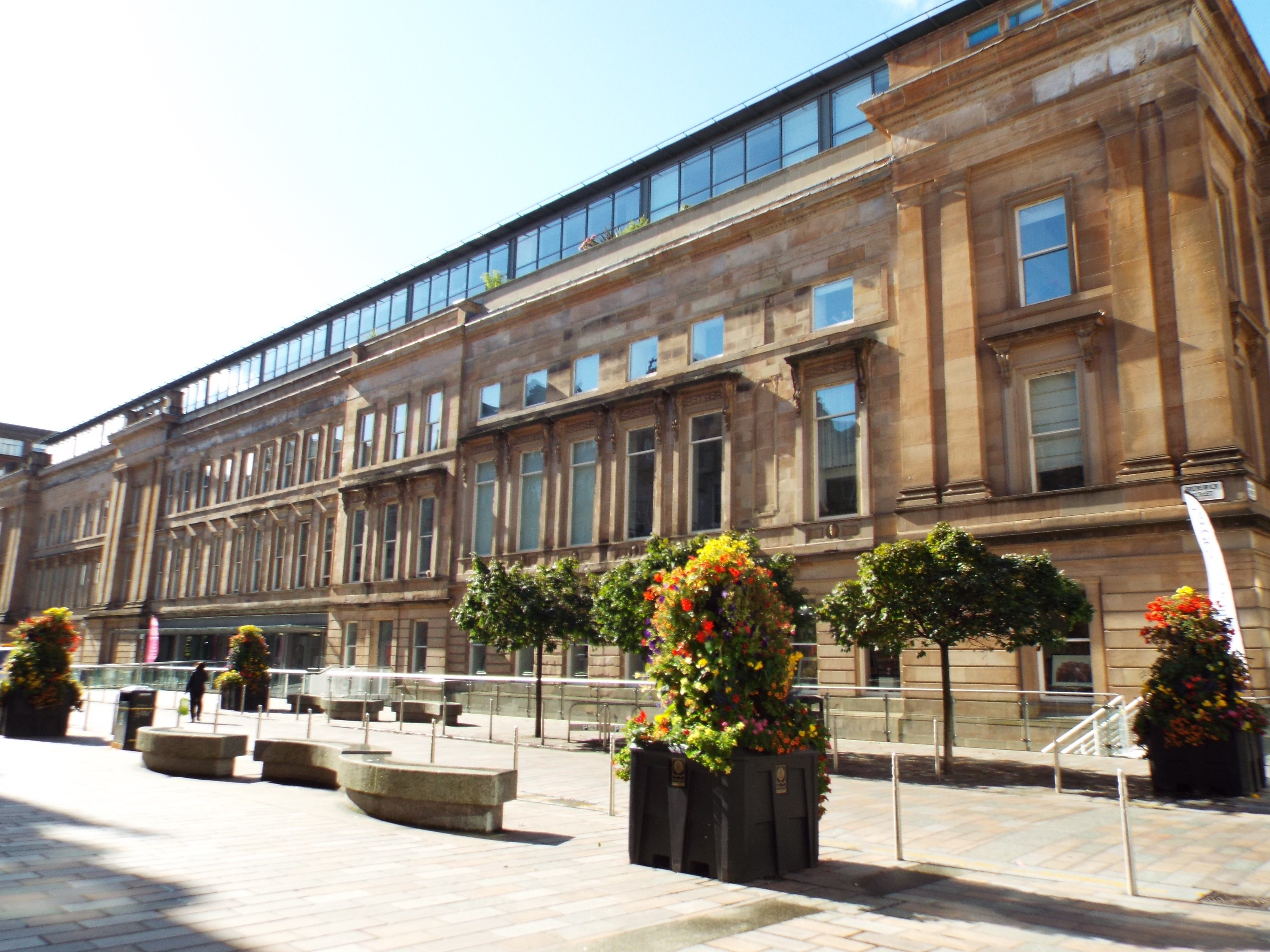 Flat Ingram Street in Glasgow
