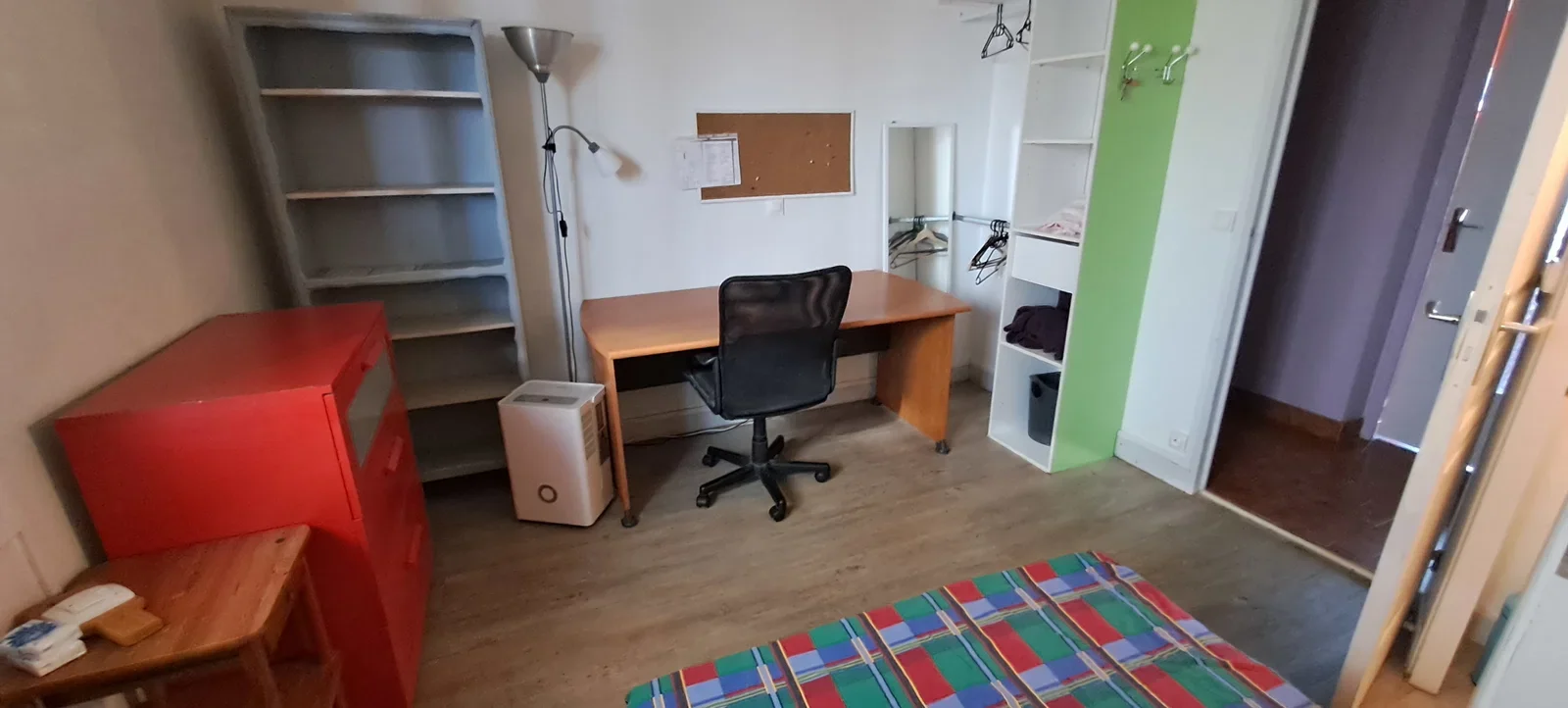 Room Rond-Point des Chrysanthèmes in Bourg-en-Bresse
