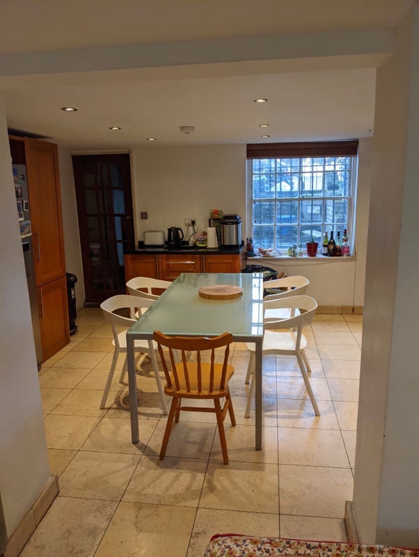 Room Balls Pond Road in Greater London