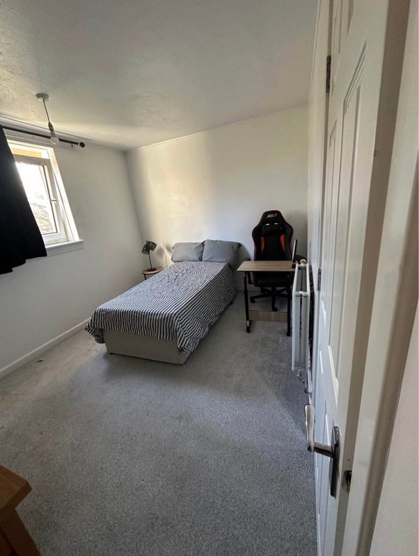Room Tarfside Gardens in Glasgow