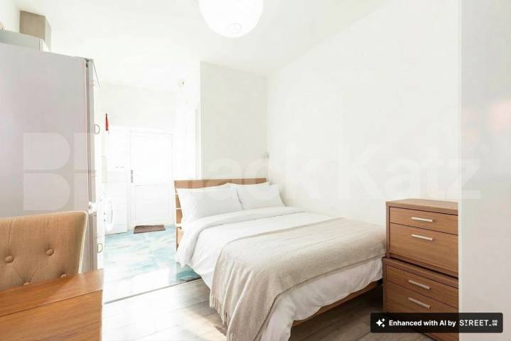 Flat Iverson Road in Greater London