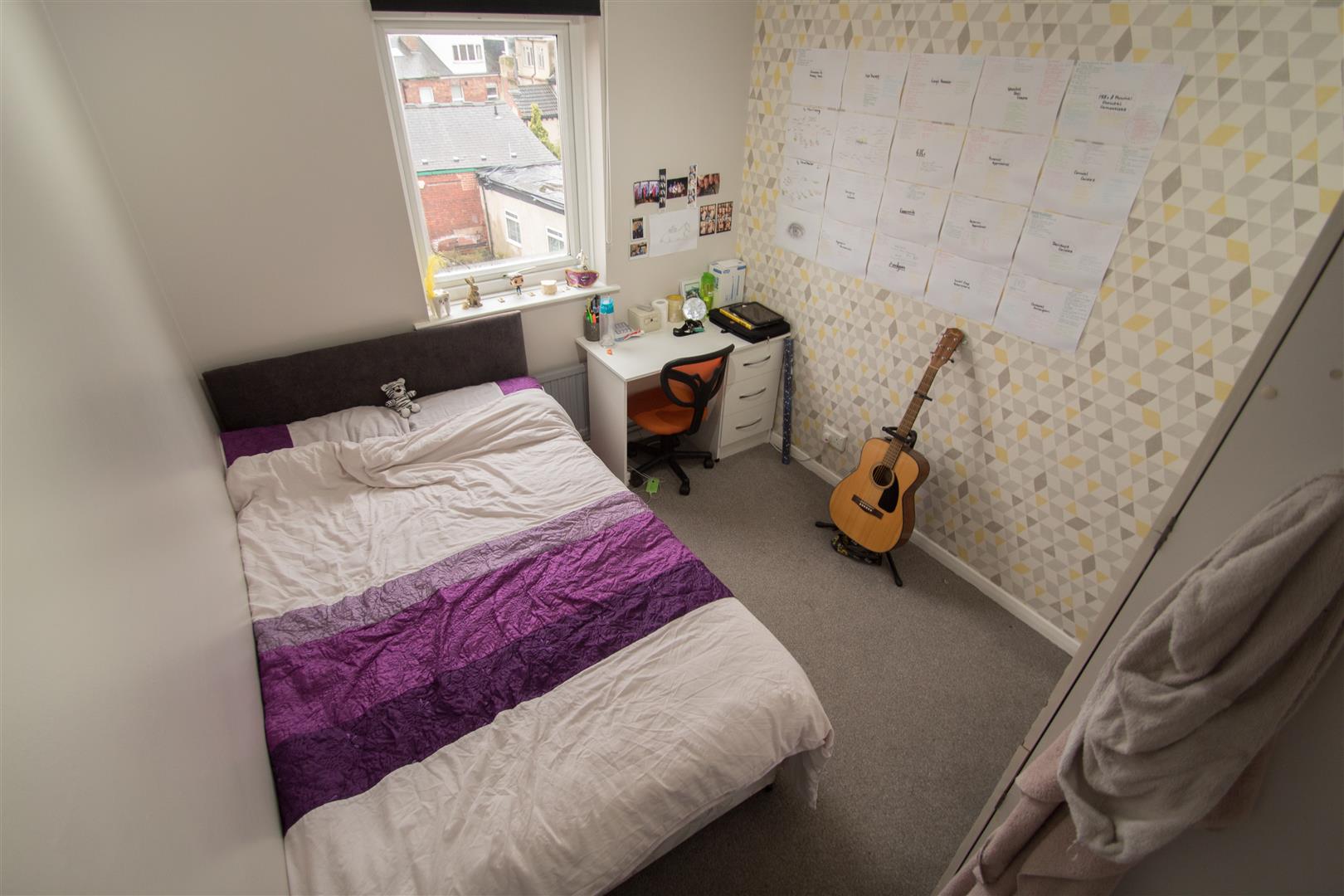 Flat Westfield Terrace in Leeds