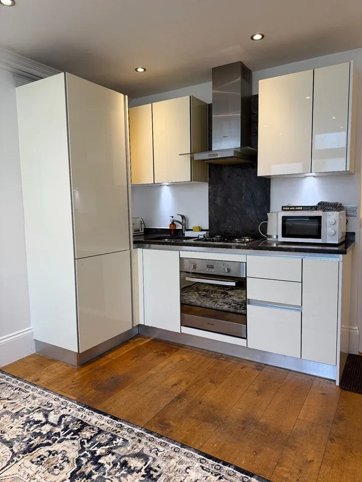 Flat Fortess Road in Greater London