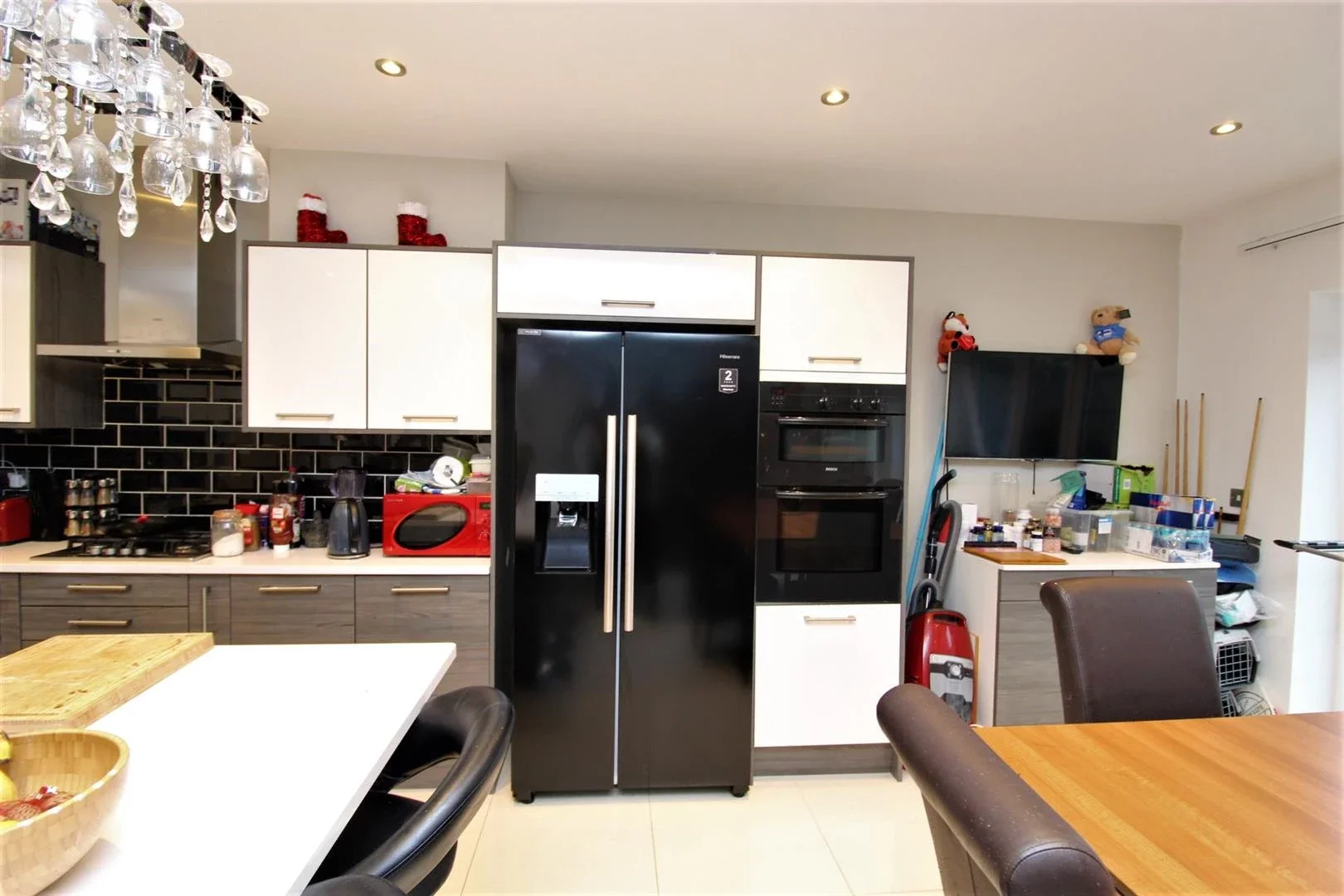 Room Connaught Avenue in Greater London