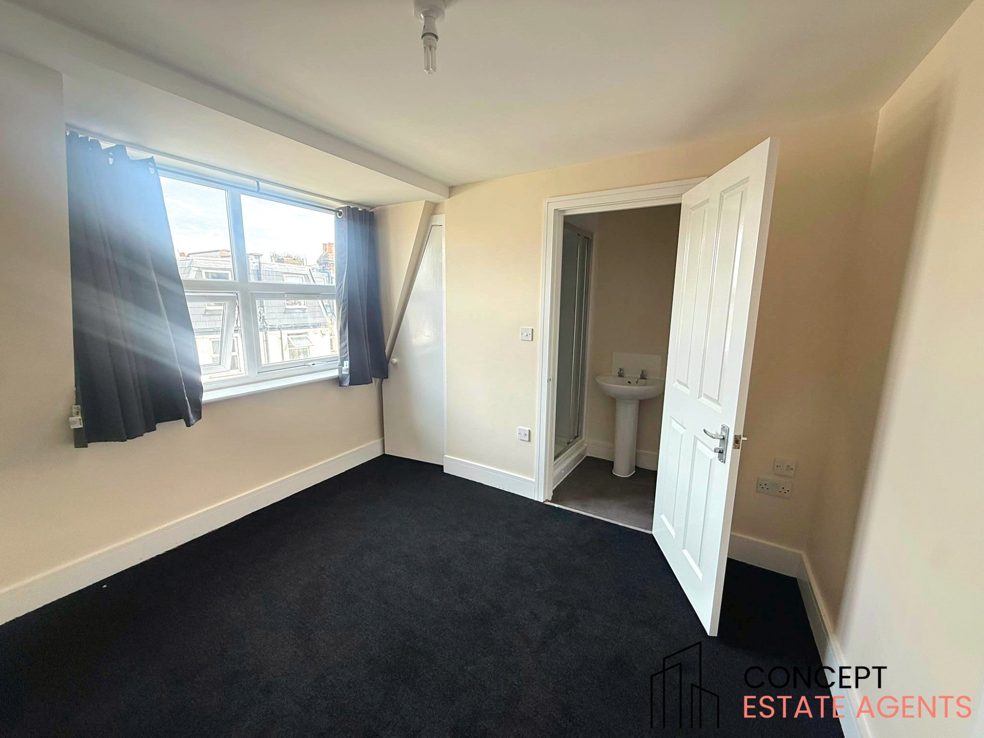 Flat Blackshaw Road in Greater London