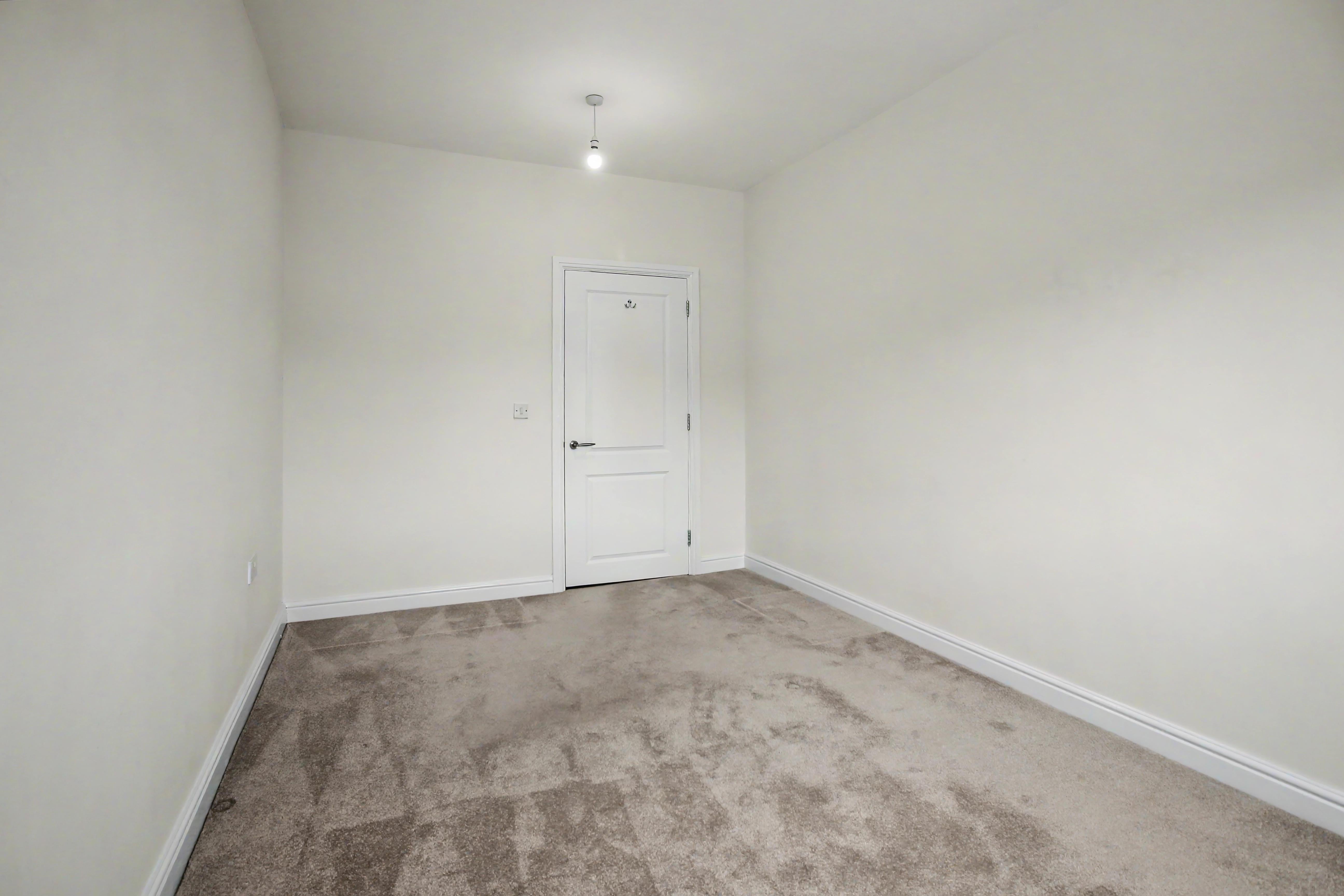 Flat Slim Close in Kettering