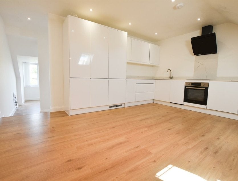 Flat Albert Road in Greater London