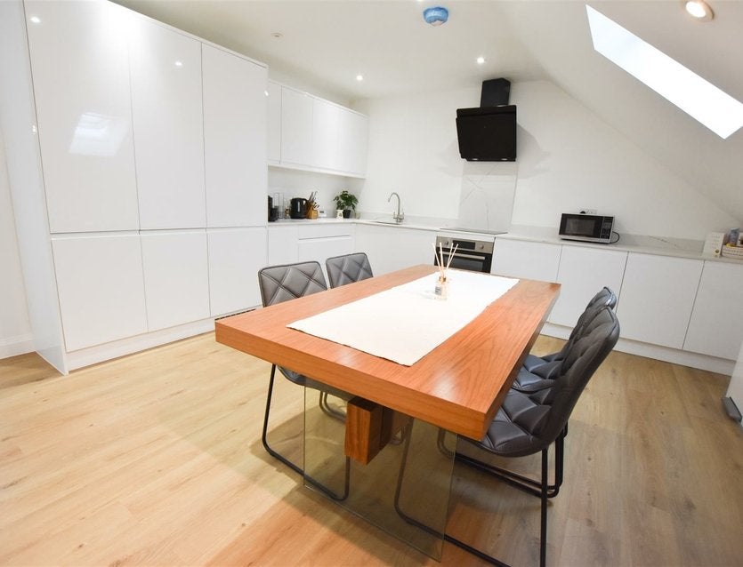 Flat Albert Road in Greater London