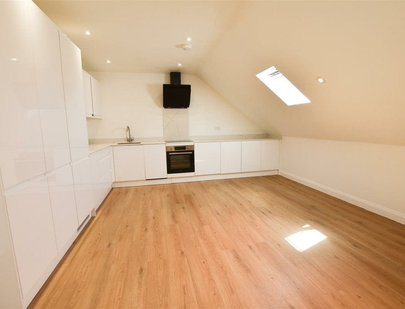 Flat Albert Road in Greater London