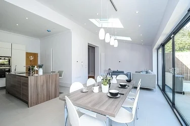 Flat Sarre Road in Greater London
