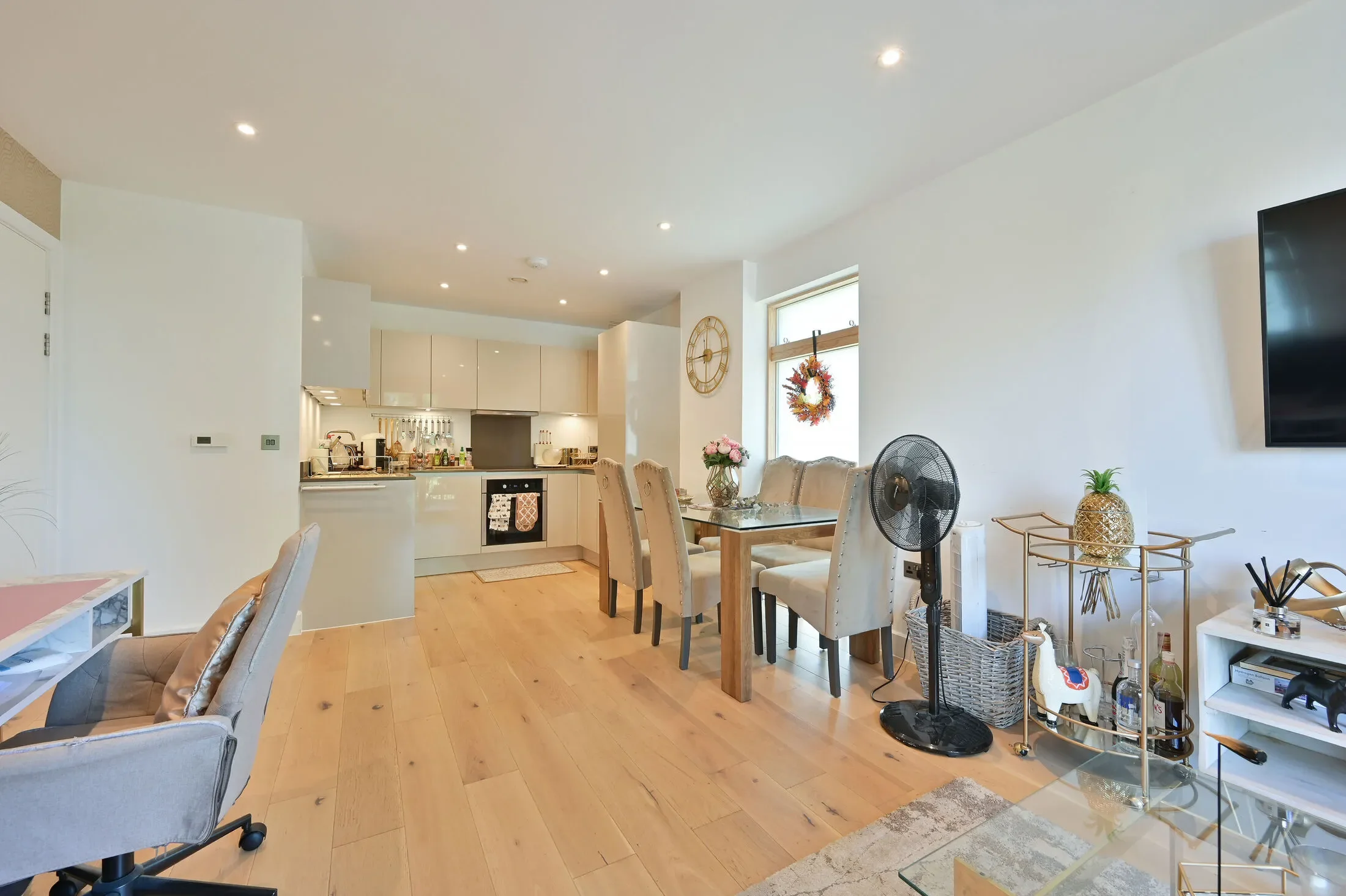 Flat Rose Gardens in Watford