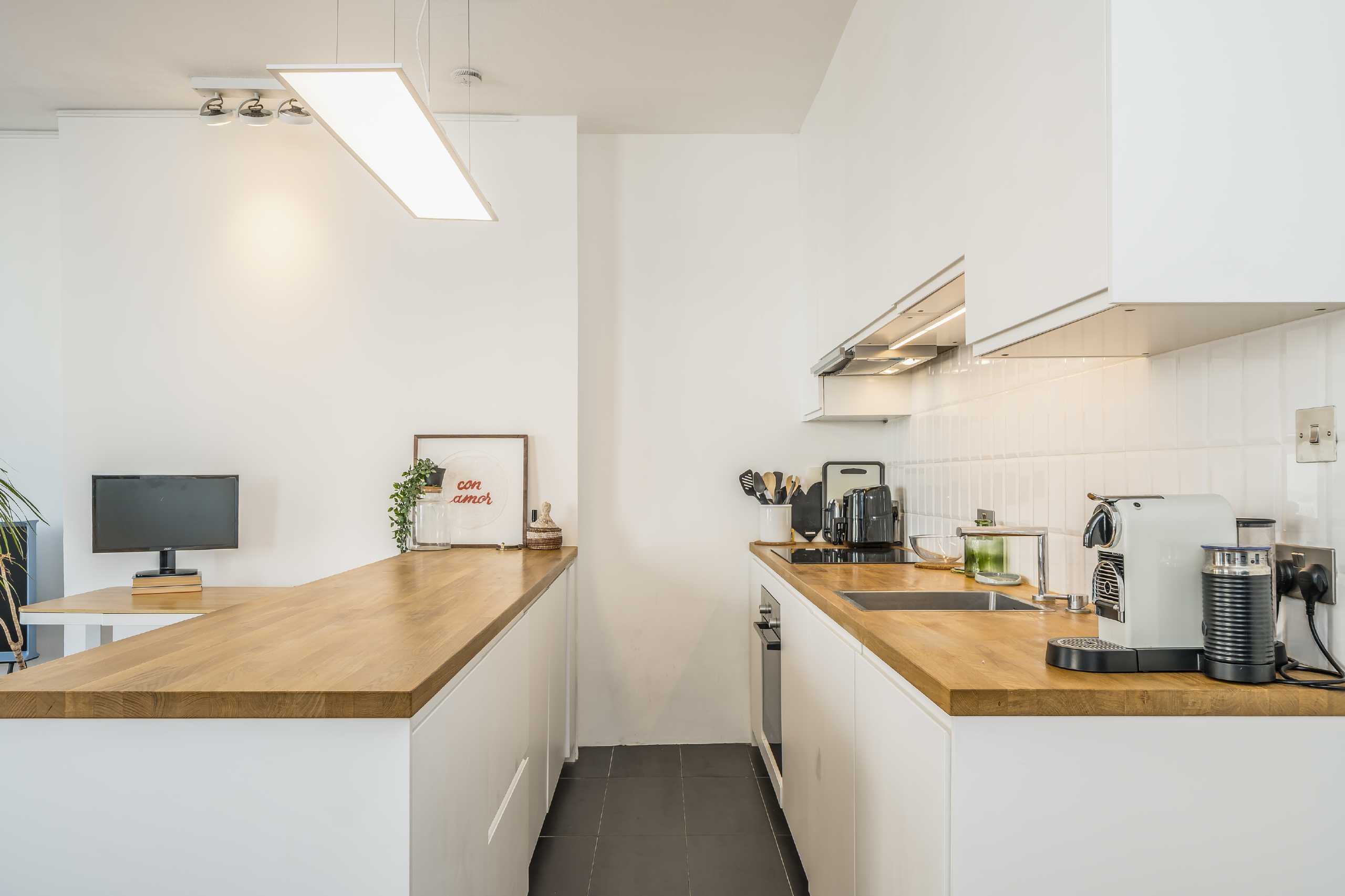 Flat Talbot Road in Greater London