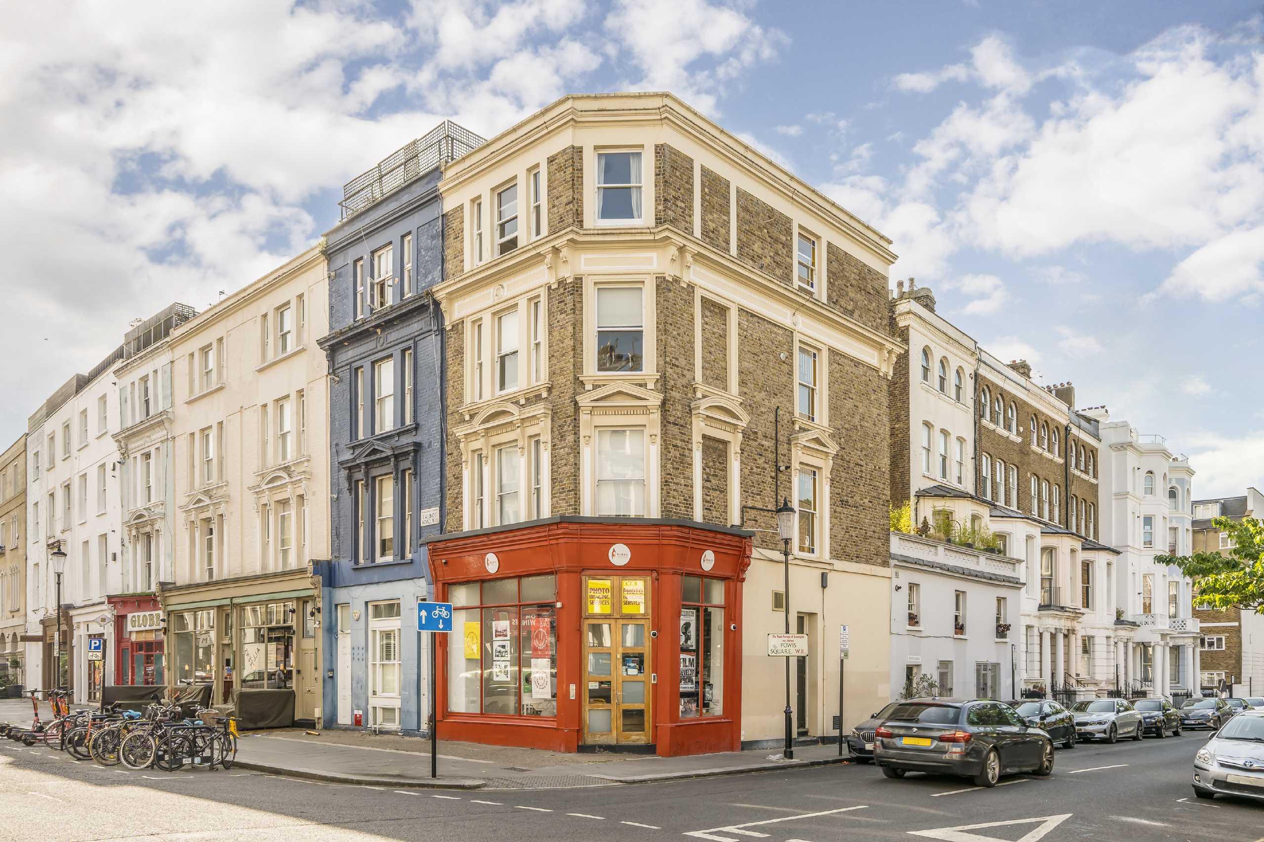 Flat Talbot Road in Greater London