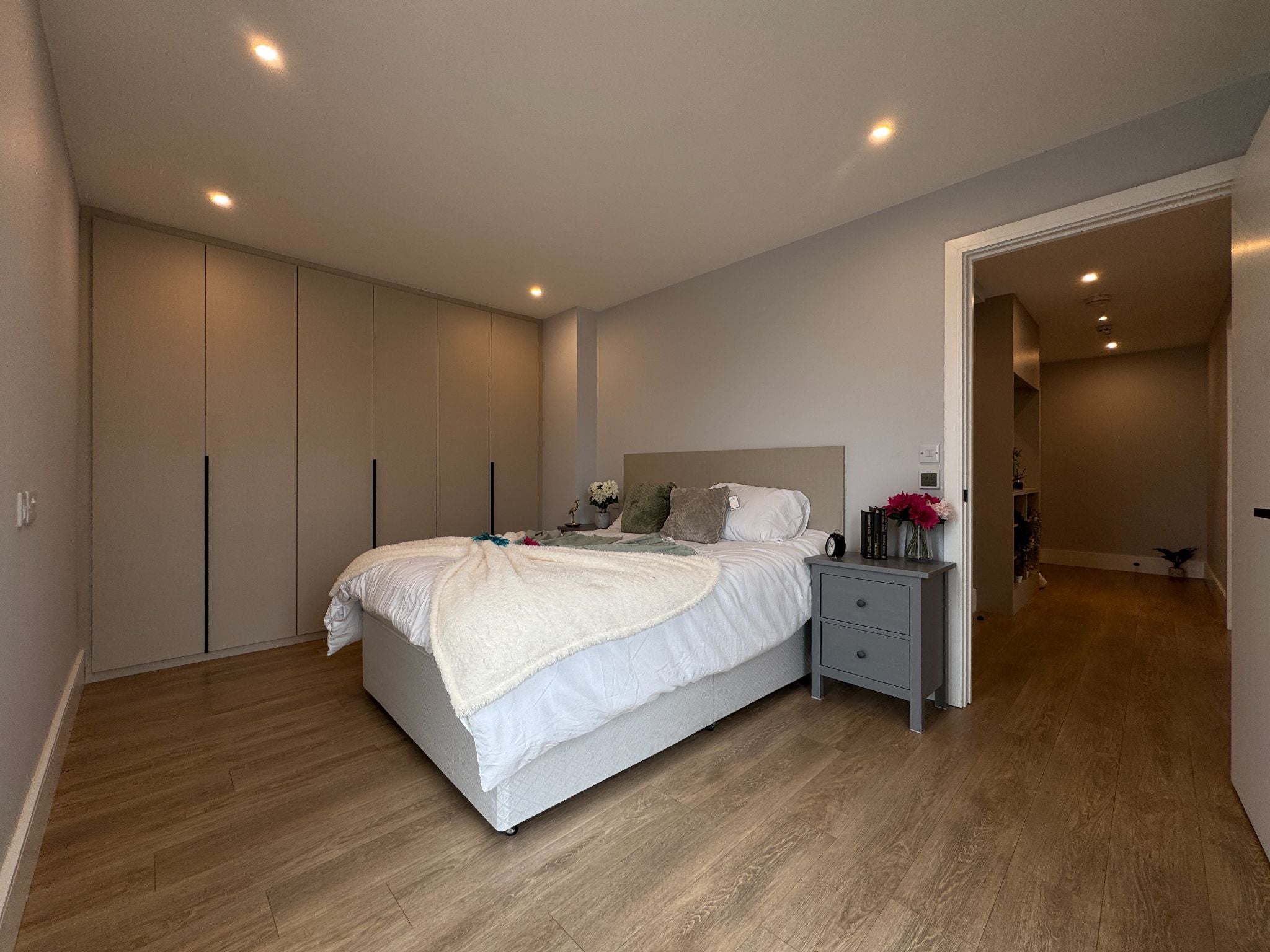 Flat Draycott Avenue in Greater London