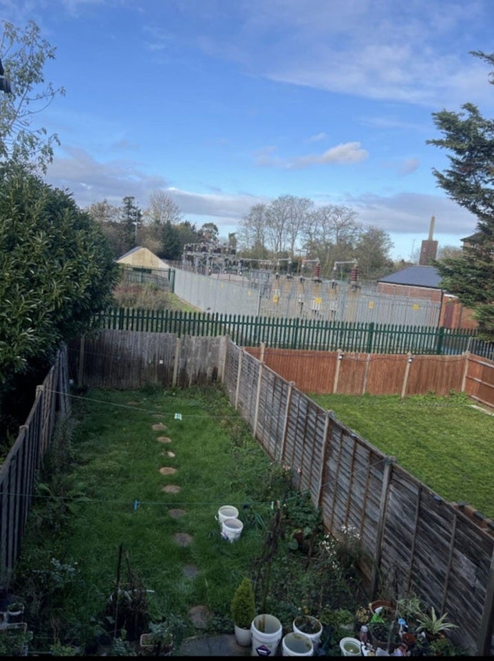 Room Spencer Road in Greater London
