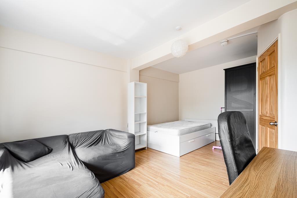 Flat Sidmouth Mews in Greater London