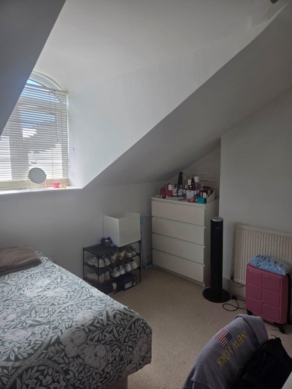 Flat Granville Road in Greater London