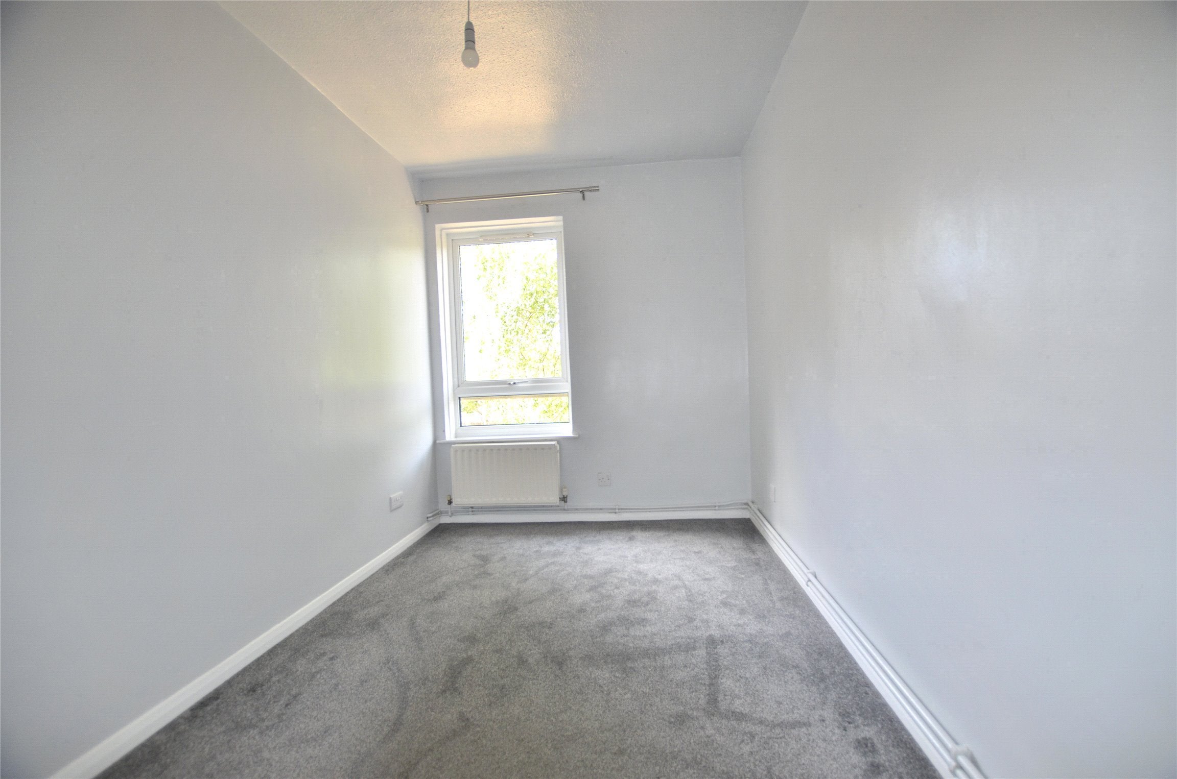 Flat Beddington Gardens in Greater London