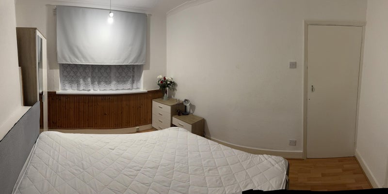 Room Rosemary Avenue in Greater London
