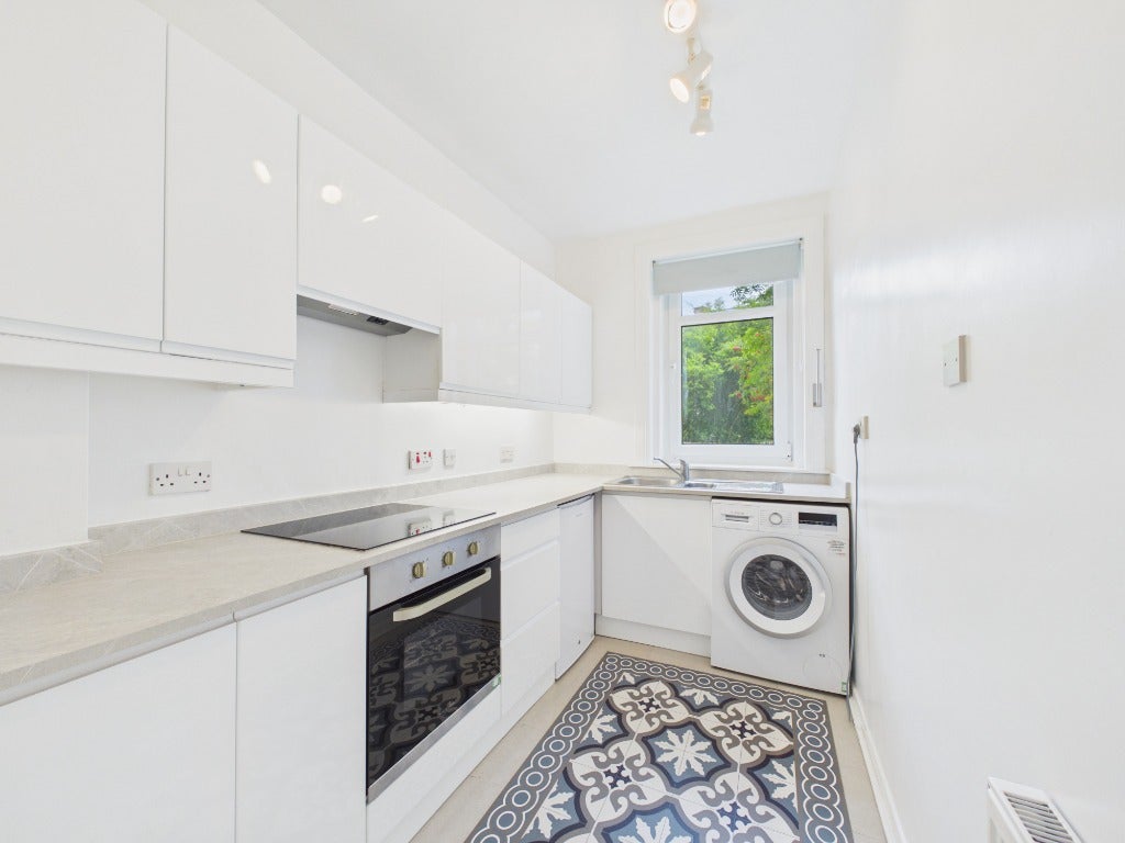 Flat Stenhouse Avenue West in City of Edinburgh