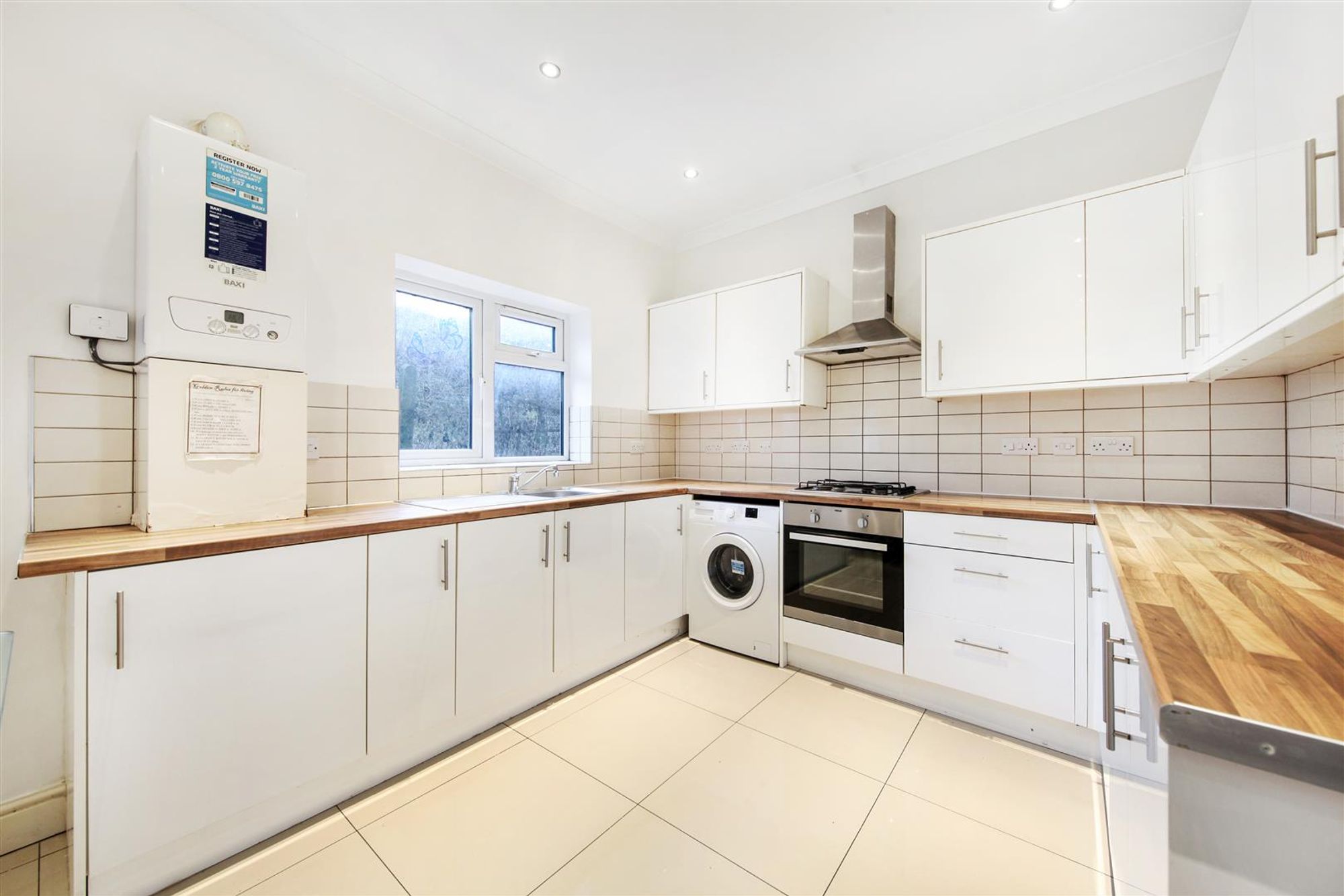 Room Courthill Road in Greater London