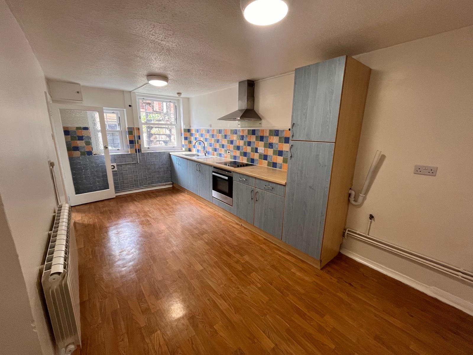 Flat Elms Avenue in Eastbourne