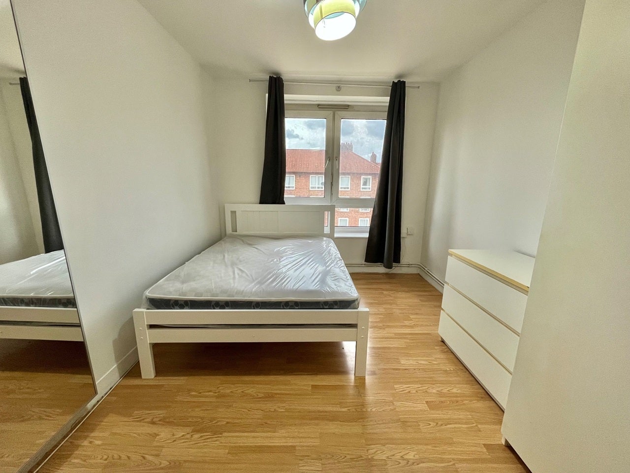 Room Dean's Buildings in Greater London