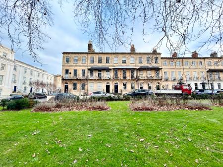 Flat Priory Parade in Cheltenham