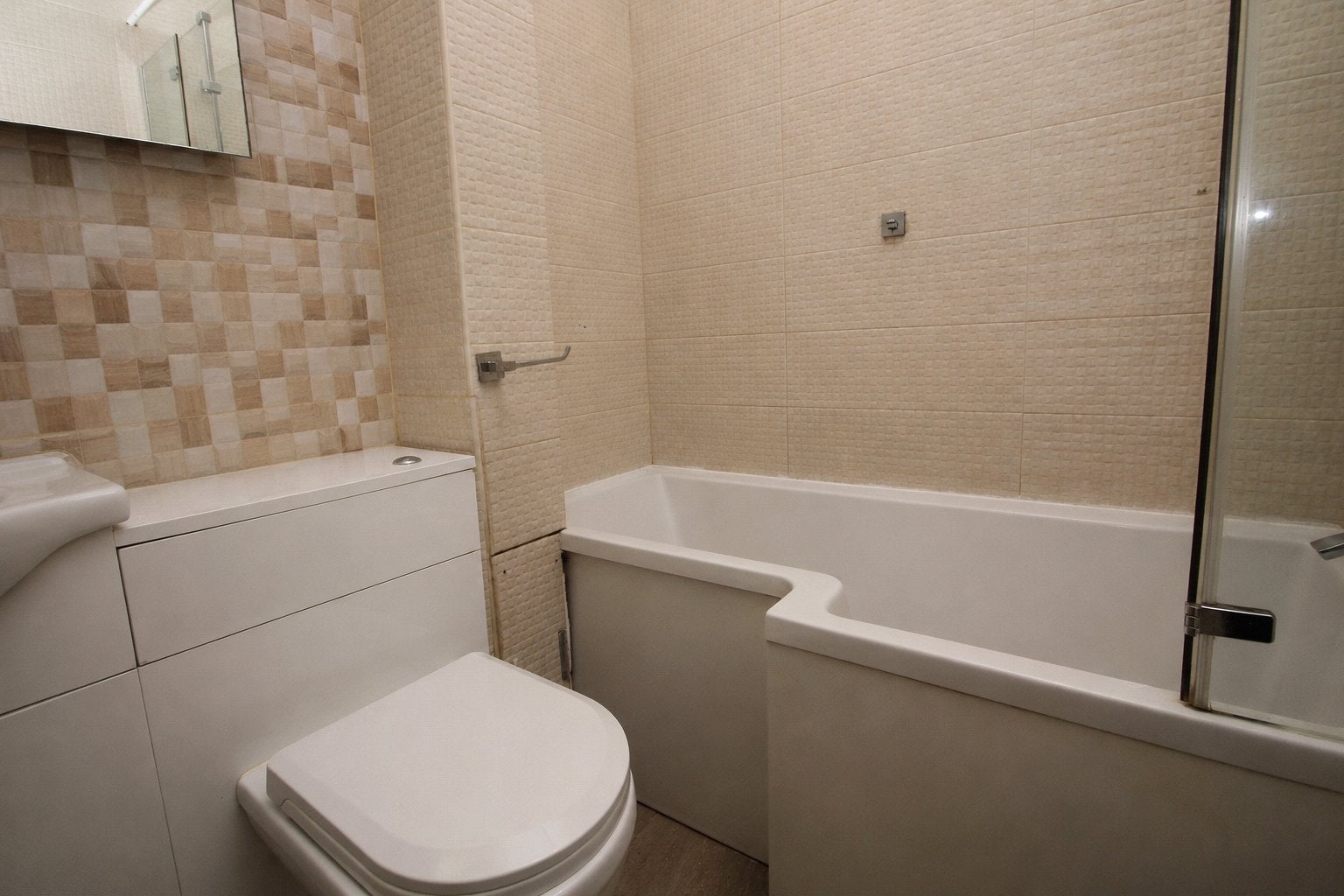 Flat Selhurst Road in Greater London