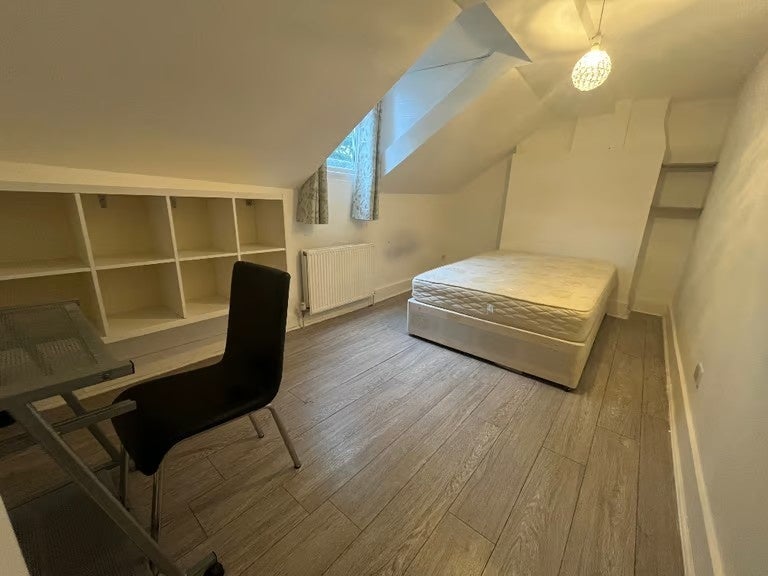 Room Forest Hill Road in Greater London