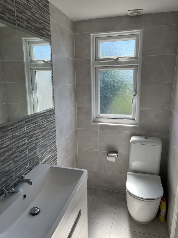 Room Wydehurst Road in Greater London
