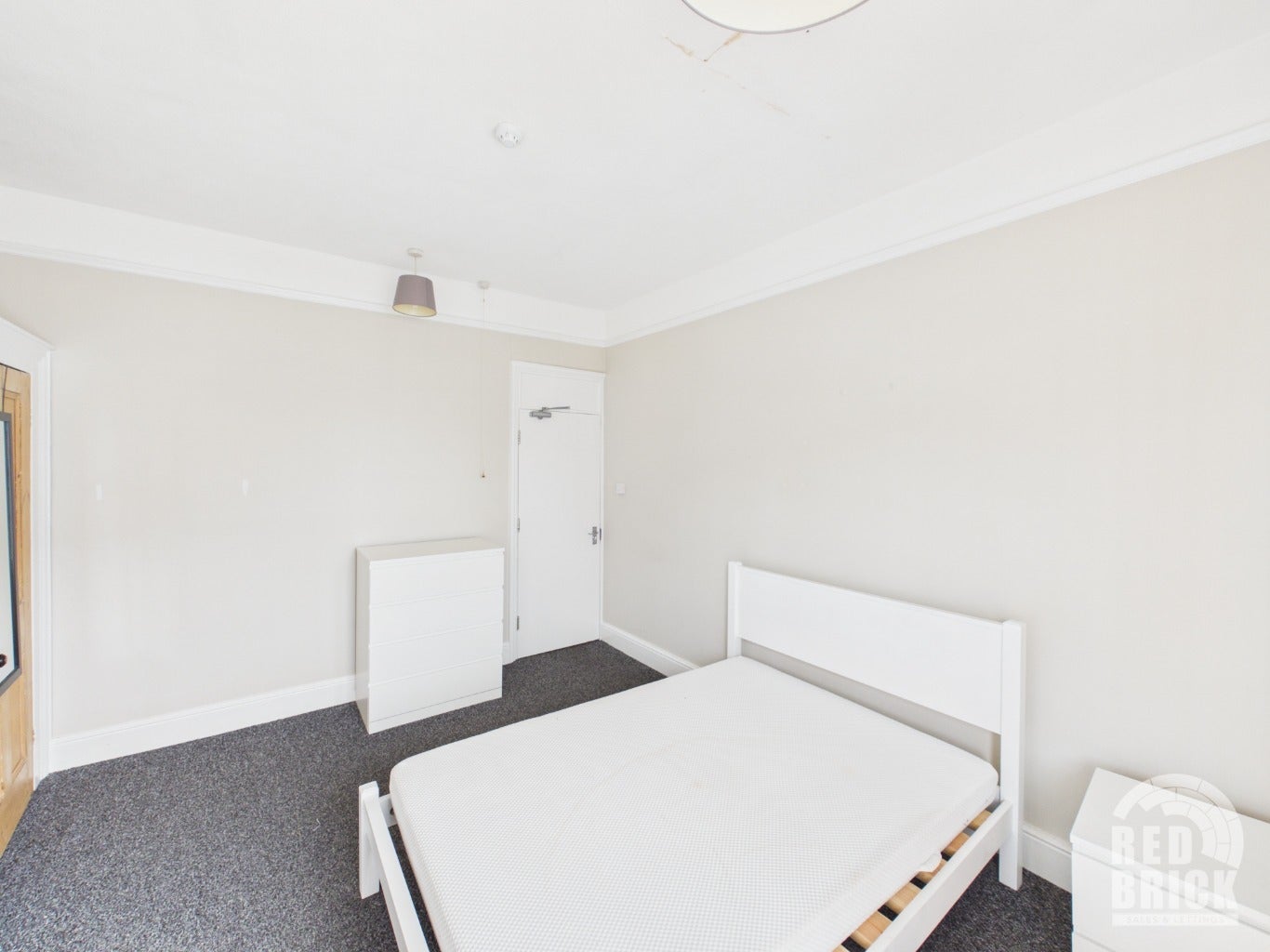 Room Marlborough Road in Coventry