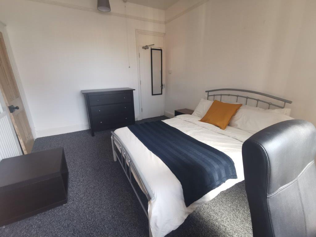 Room Marlborough Road in Coventry
