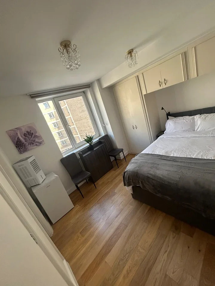Flat Lucan Place in Greater London