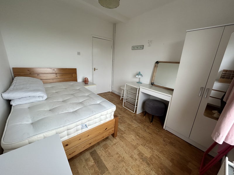 Room St Charles Square in Greater London