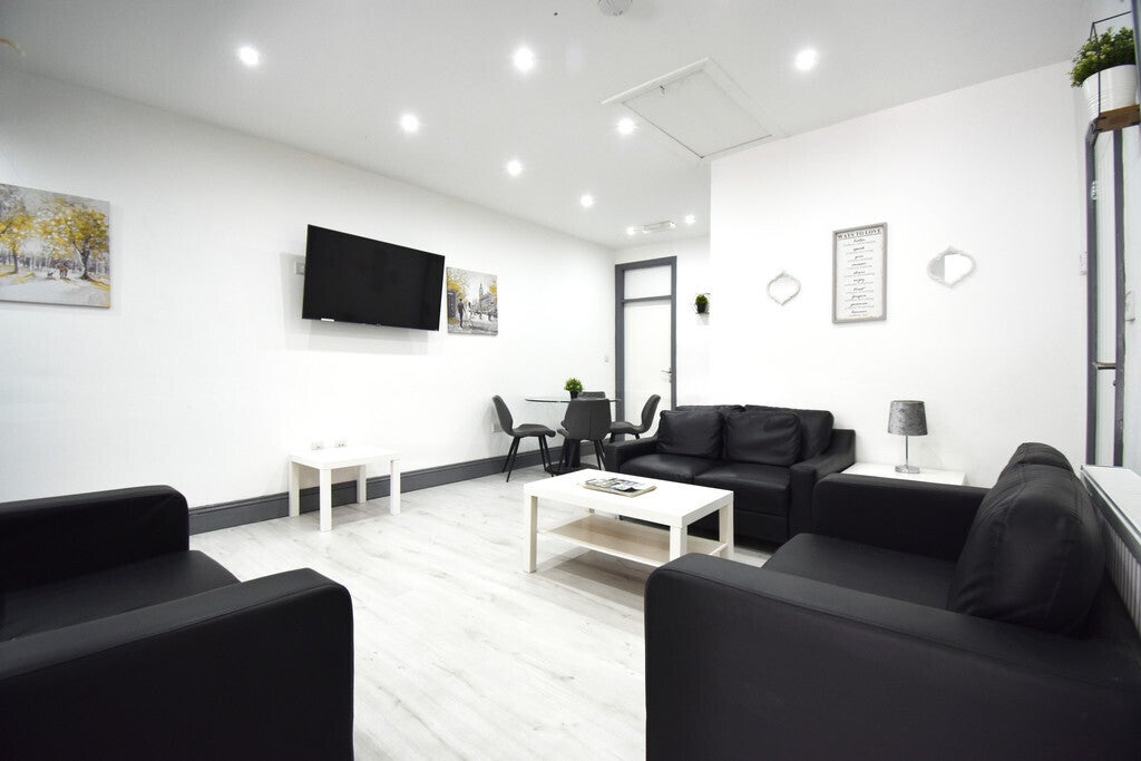 Flat Daventry Road in Coventry