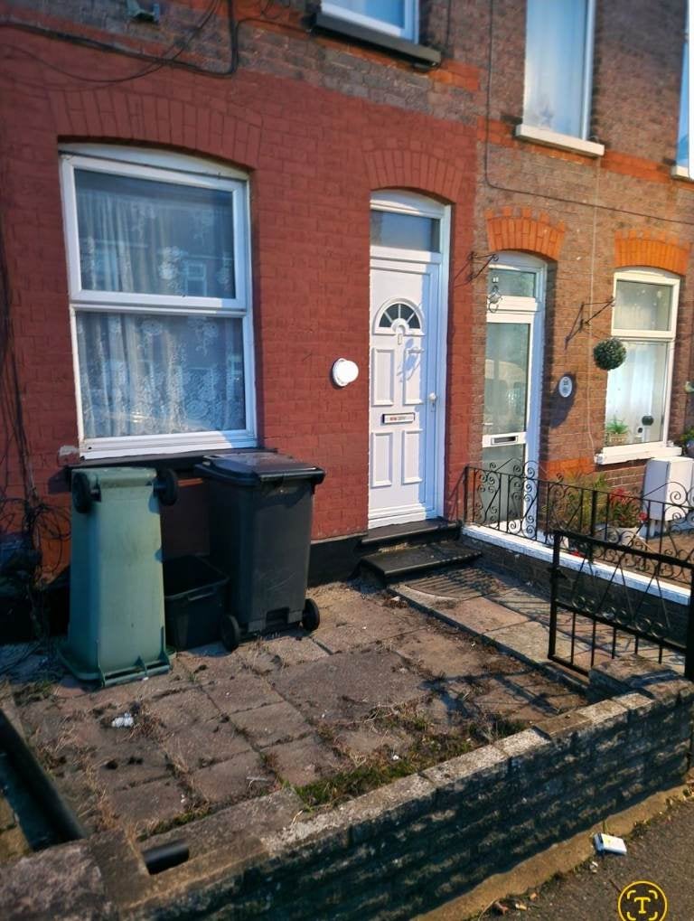 House Ferndale Road in Luton