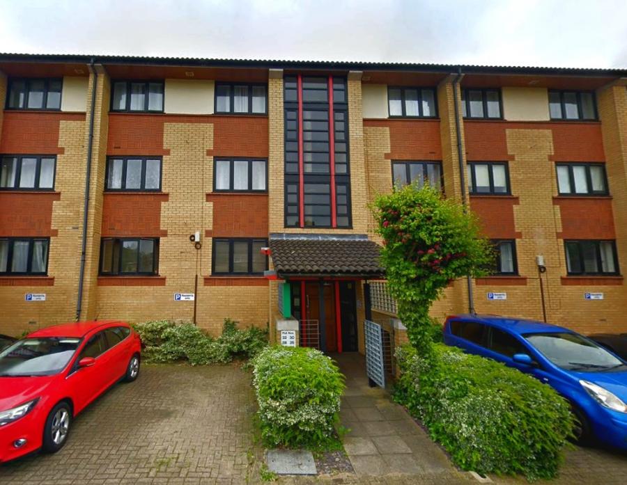 Flat Boycott Avenue in Milton Keynes