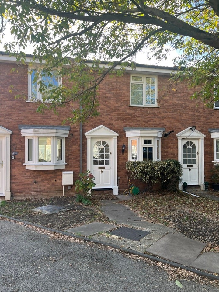 House Firs Avenue in Greater London