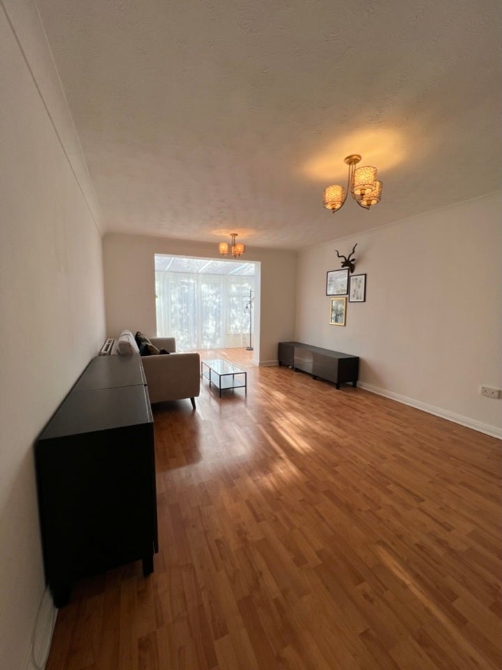 House Firs Avenue in Greater London