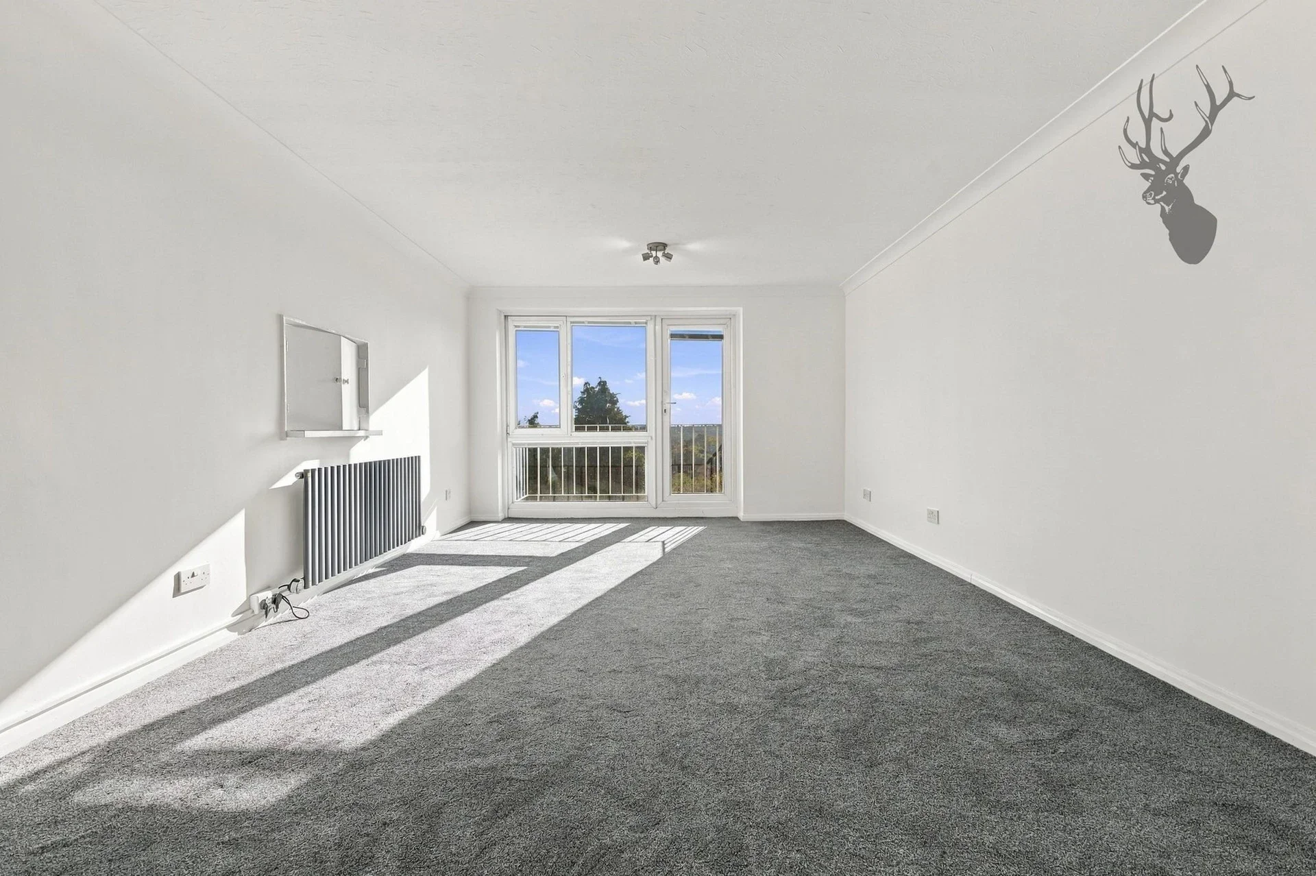 Flat Court Yard in Greater London